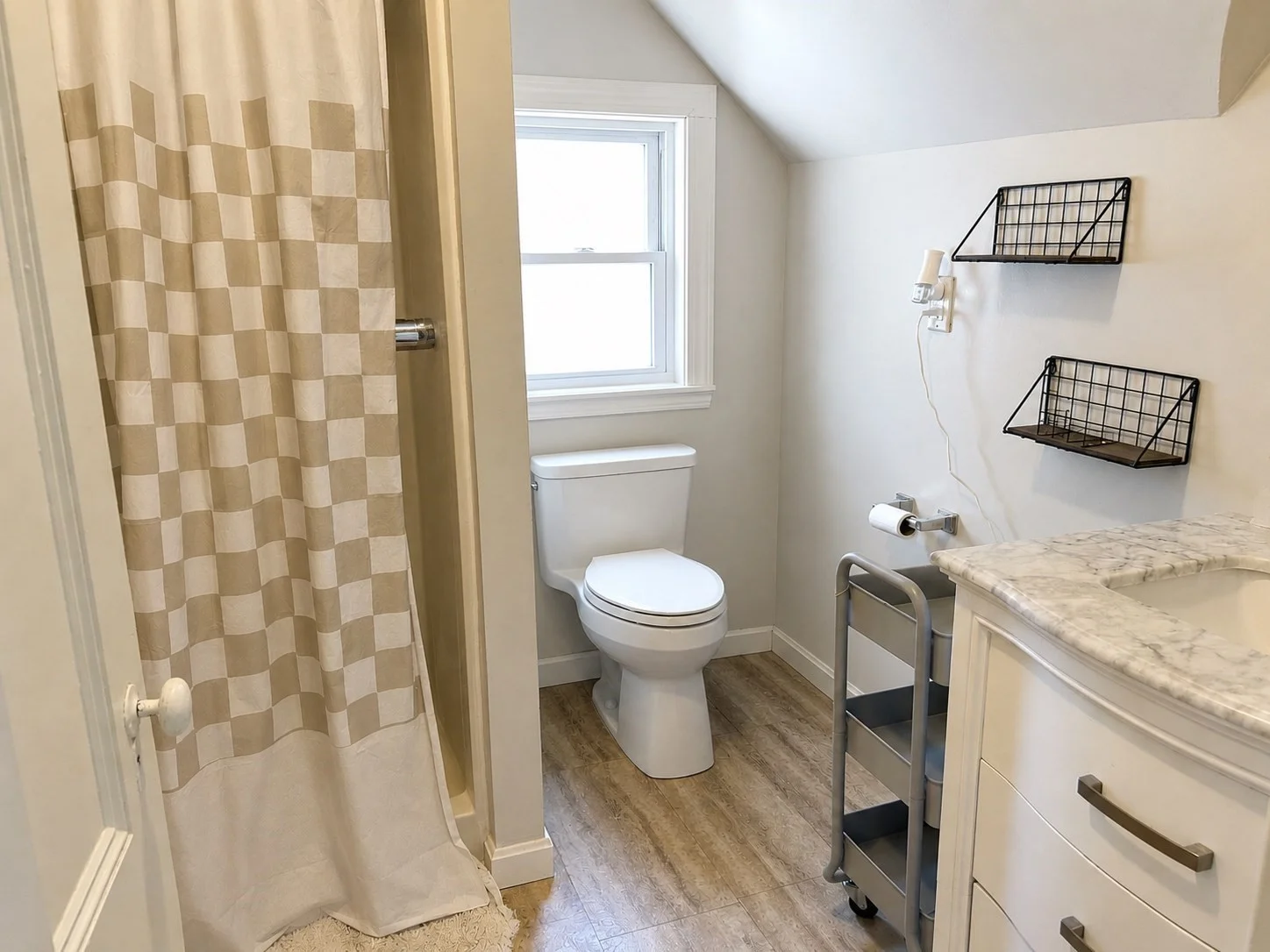 4 bed, 2 bath apartment for rent at 99 Walnut St Unit 2-2, Malden — photo 12 of 14