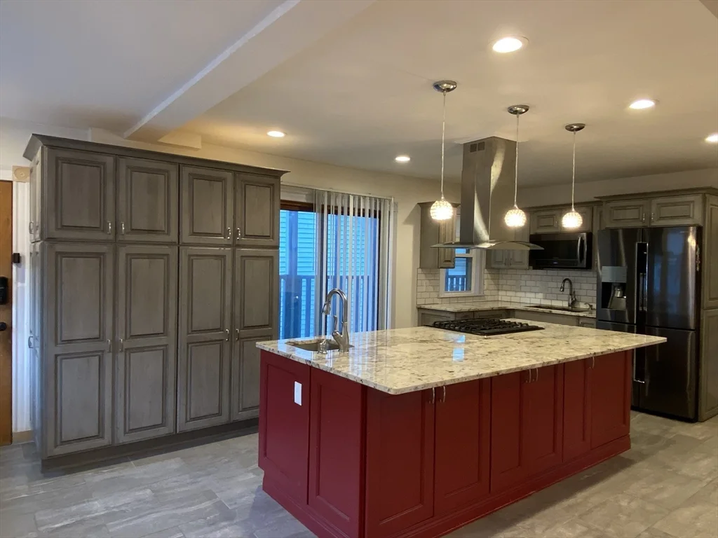 4 bed, 2 bath apartment for rent at 99 Walnut St Unit 2-2, Malden — photo 1 of 13