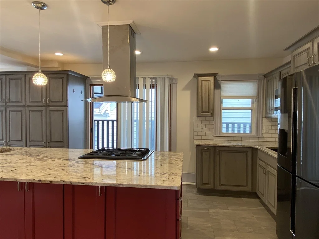 4 bed, 2 bath apartment for rent at 99 Walnut St Unit 2-2, Malden — photo 2 of 13