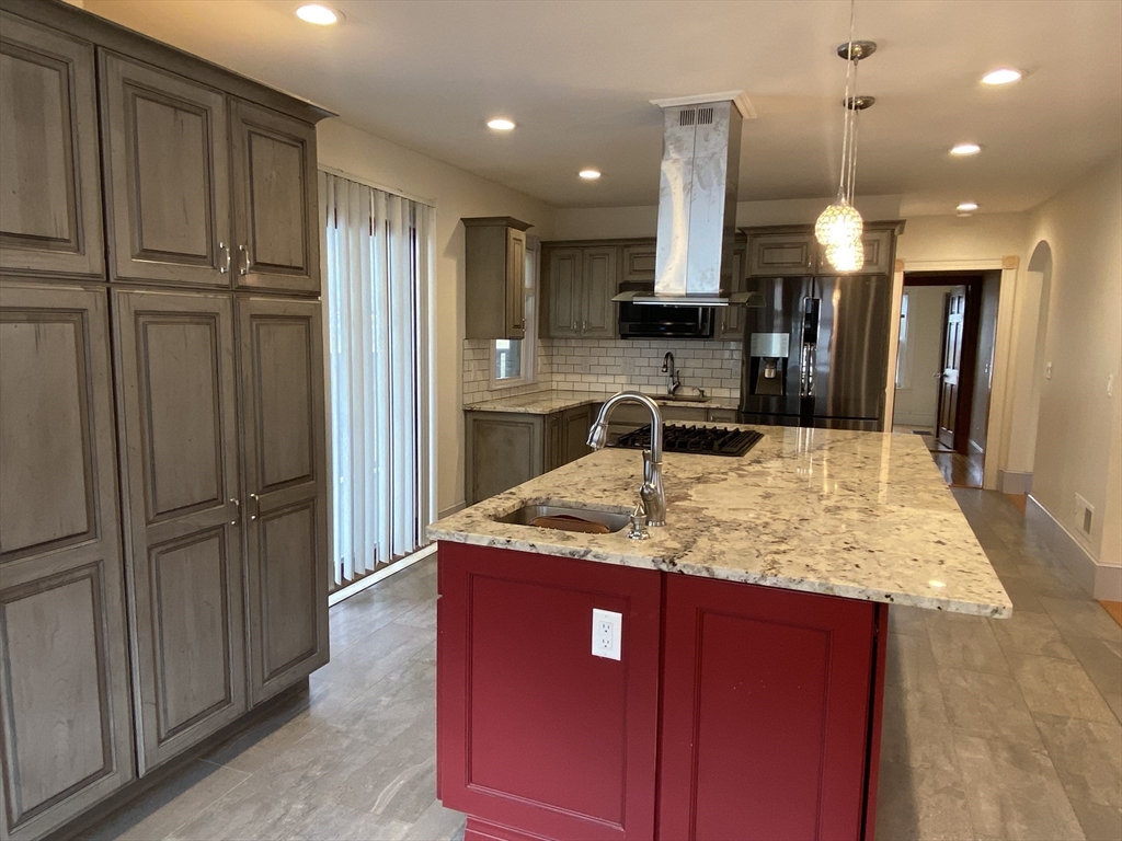 4 bed, 2 bath apartment for rent at 99 Walnut St Unit 2, Malden — photo 1 of 22