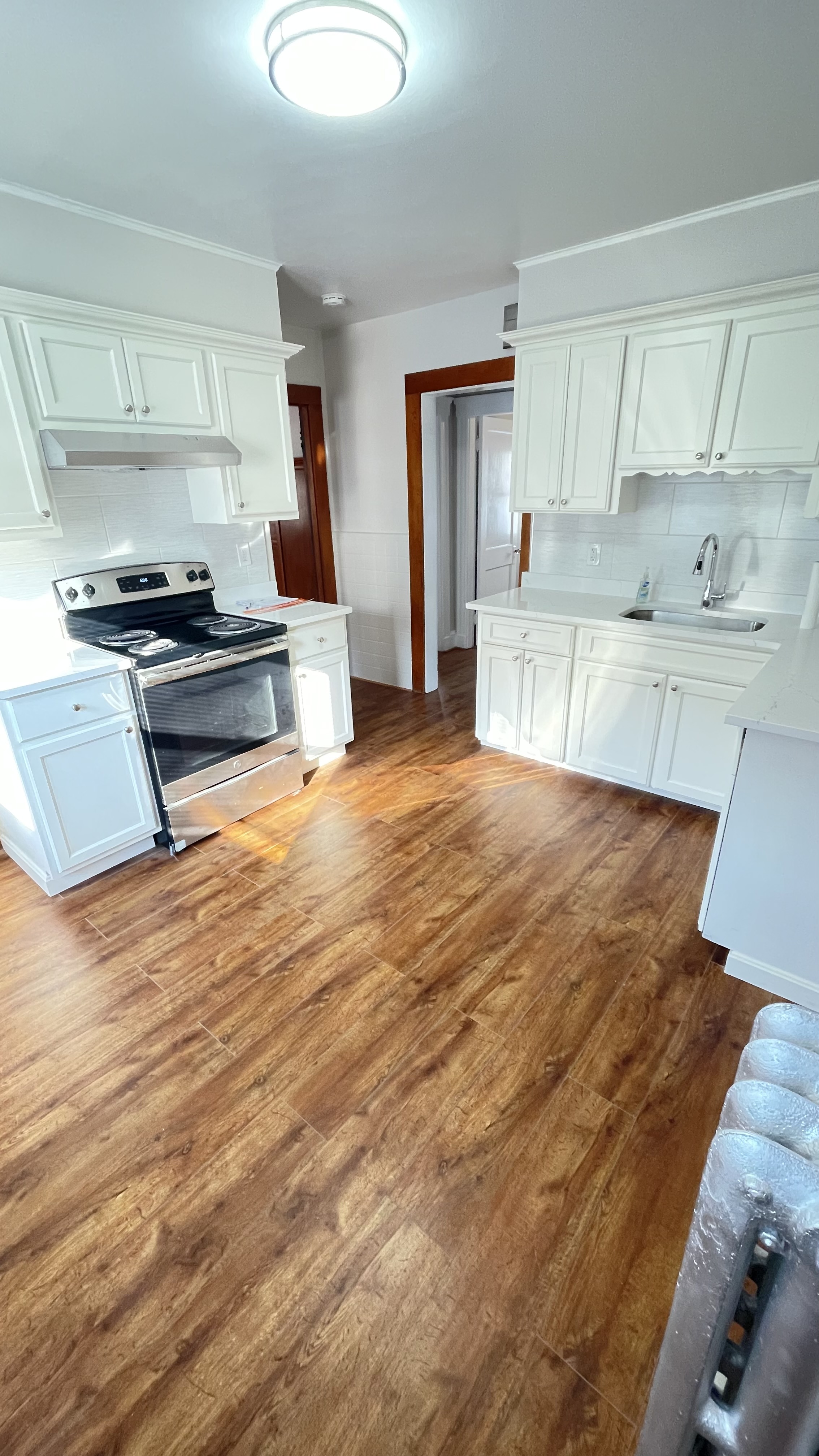 3 bed, 1 bath apartment for rent at 99 Wellsmere Rd Unit 2, Roslindale — photo 4 of 17