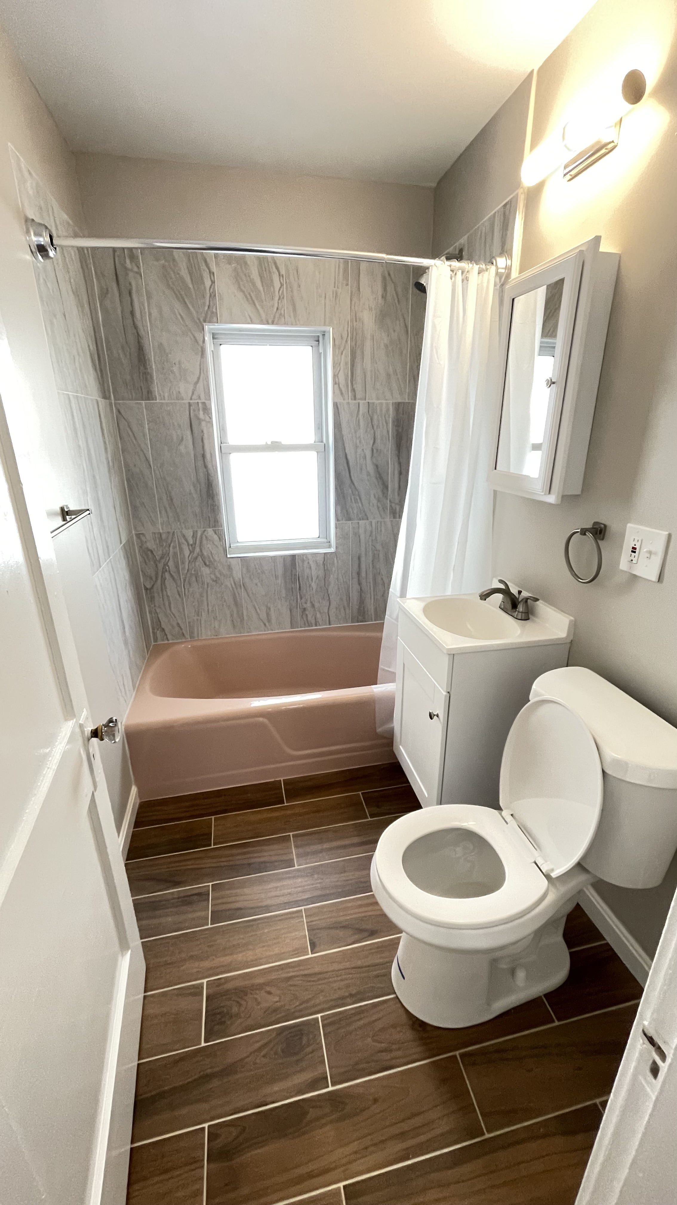 3 bed, 1 bath apartment for rent at 99 Wellsmere Rd Unit 2, Roslindale — photo 5 of 17