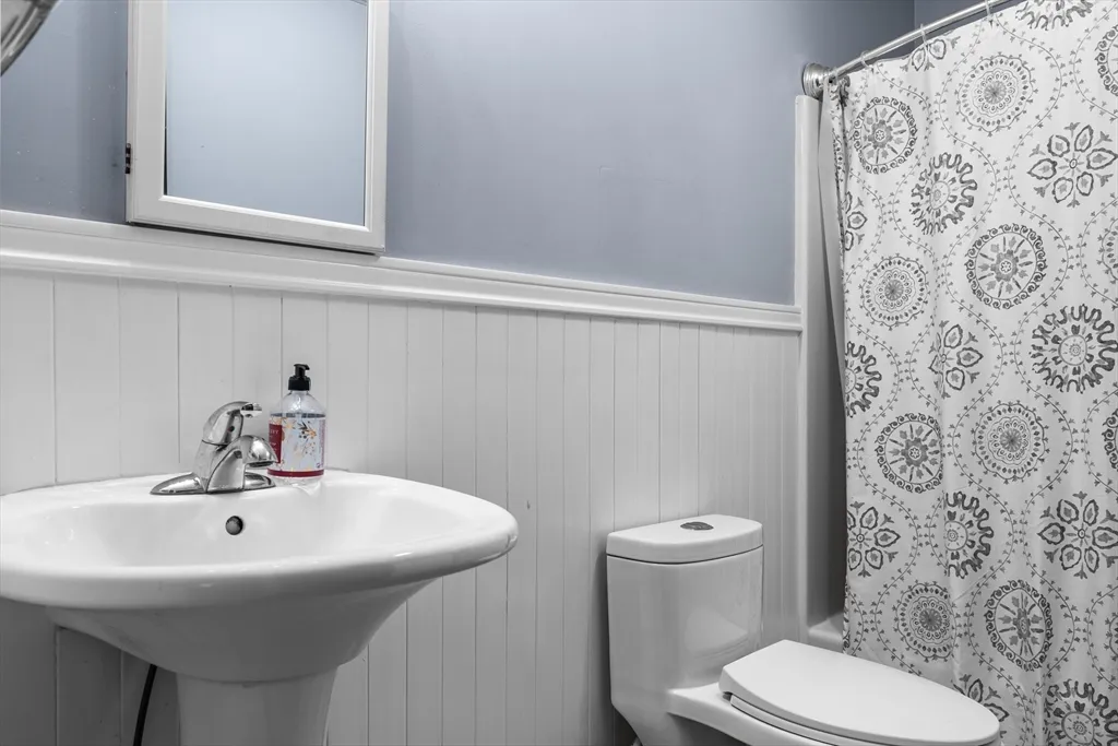 2 bed, 1 bath apartment for rent at 99 W 4th St Unit 1A, South Boston — photo 8 of 9