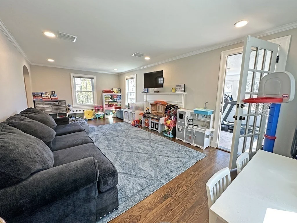5 bed, 4+ bath apartment for rent at 99 Westchester Rd Unit -, Newton Corner — photo 15 of 41