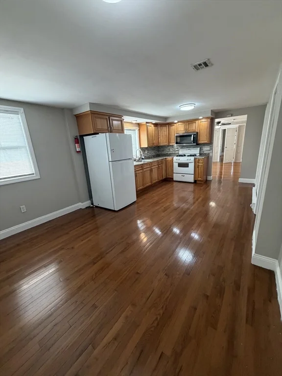 3 bed, 1 bath apartment for rent at 99 Weston St Unit 2, Brockton — photo 1 of 14