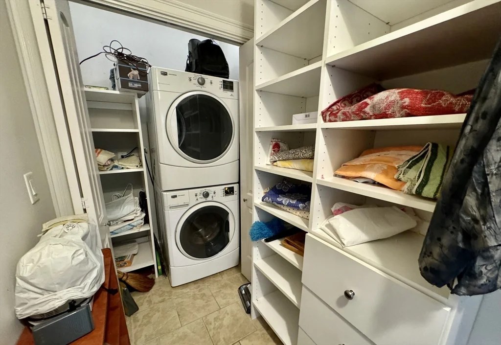 2 bed, 1 bath apartment for rent at 990 Vfw Pkwy Unit 304, West Roxbury — photo 6 of 11