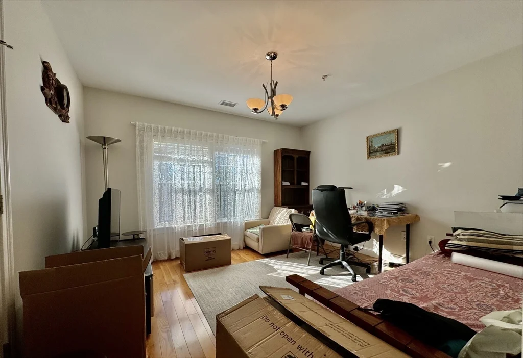 2 bed, 1 bath apartment for rent at 990 Vfw Pkwy Unit 304, West Roxbury — photo 4 of 11