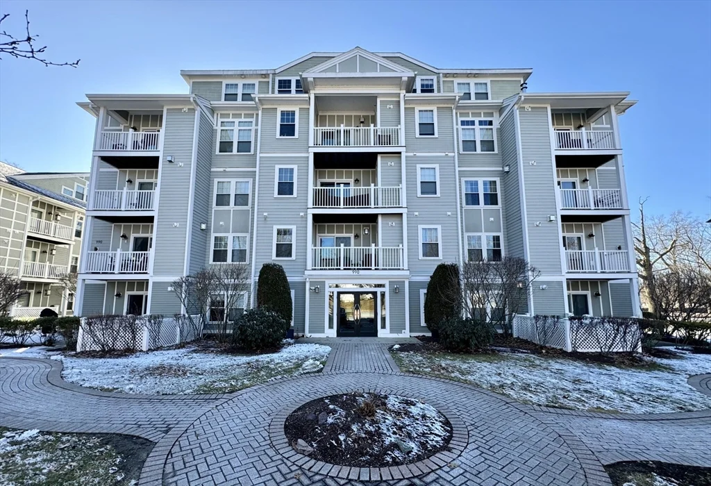 2 bed, 1 bath apartment for rent at 990 Vfw Pkwy Unit 304, West Roxbury — photo 11 of 11