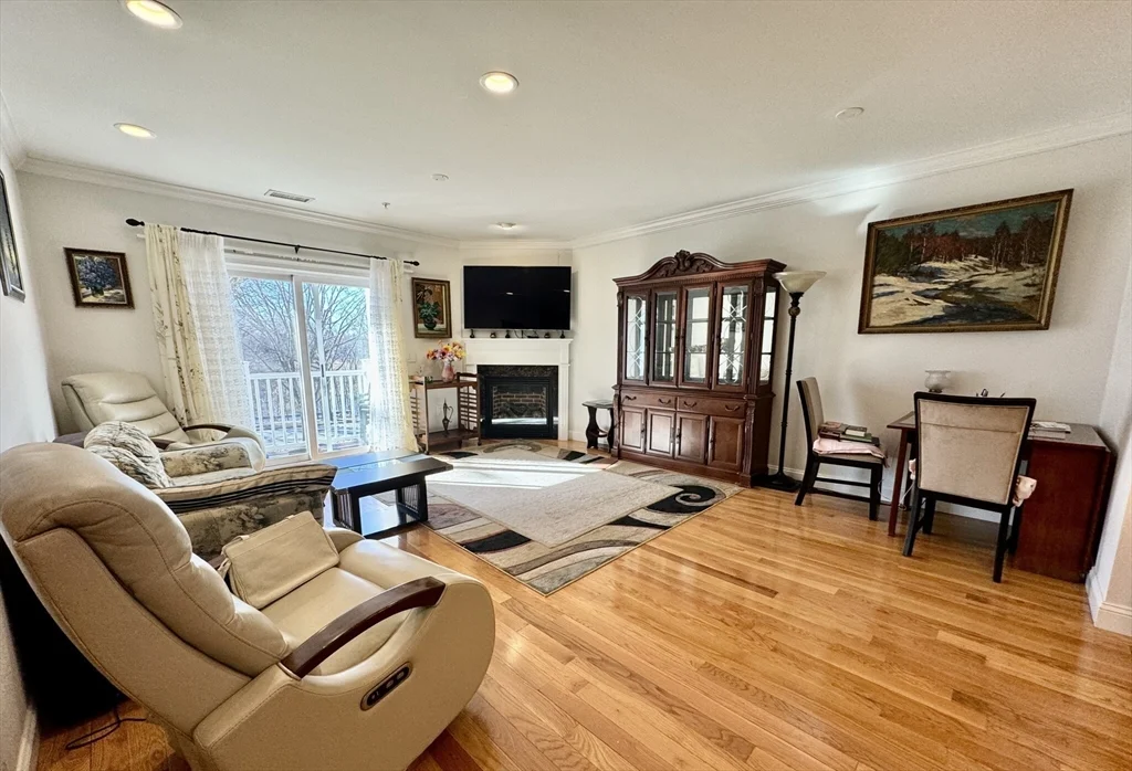 2 bed, 1 bath apartment for rent at 990 Vfw Pkwy Unit 304, West Roxbury — photo 1 of 11
