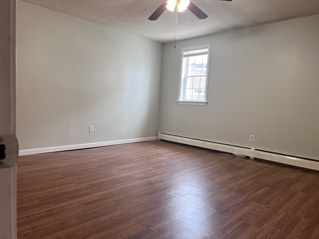 3 bed, 1 bath apartment for rent at 991 County St Unit 1, Fall River — photo 16 of 18