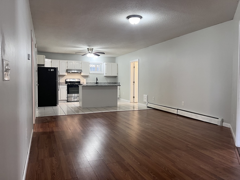 3 bed, 1 bath apartment for rent at 991 County St Unit 1, Fall River — photo 4 of 18