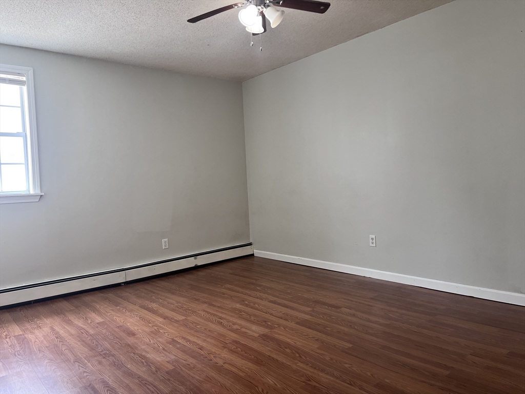 3 bed, 1 bath apartment for rent at 991 County St Unit 1, Fall River — photo 7 of 18