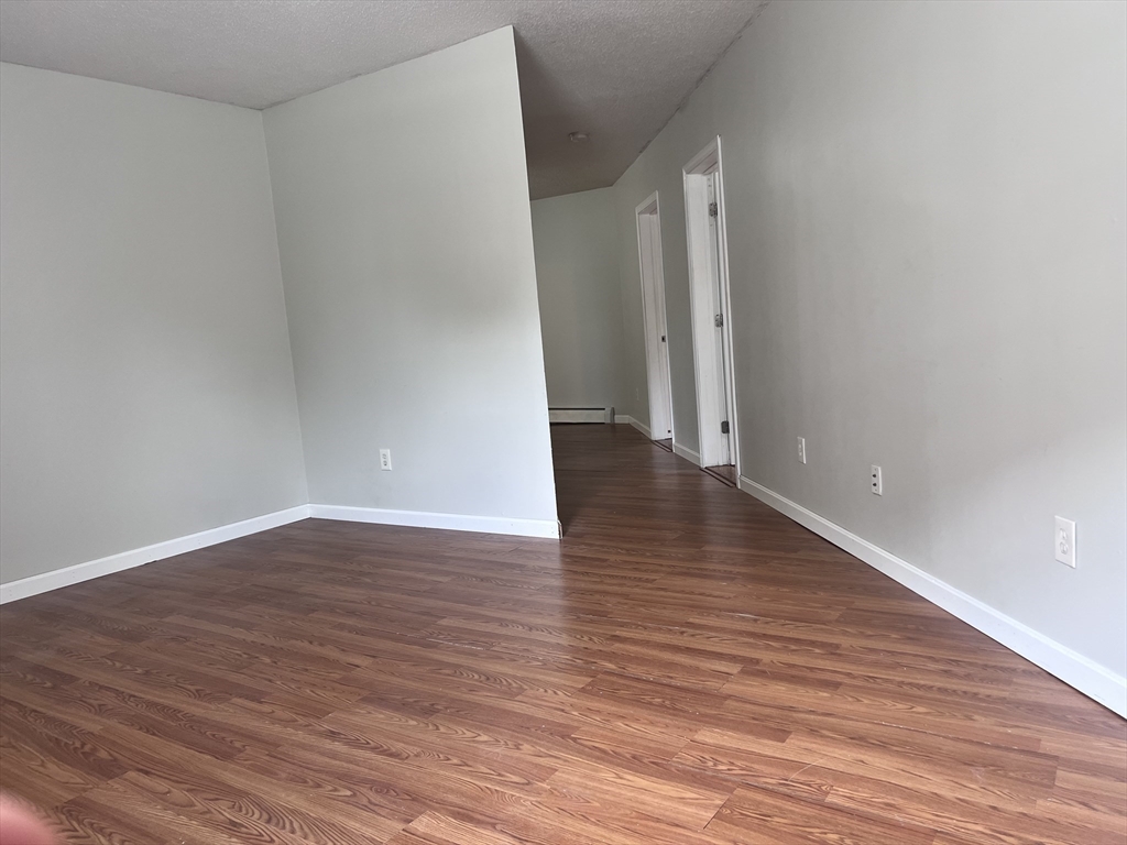 3 bed, 1 bath apartment for rent at 991 County St Unit 1, Fall River — photo 2 of 18