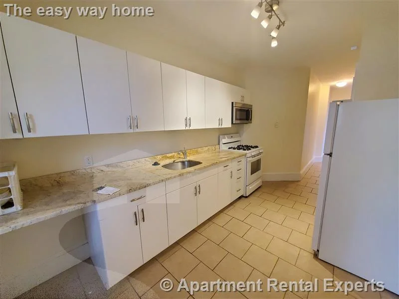 1 bed, 1 bath apartment for rent at 991 Massachusetts Ave Unit 5, Harvard Square — photo 7 of 8