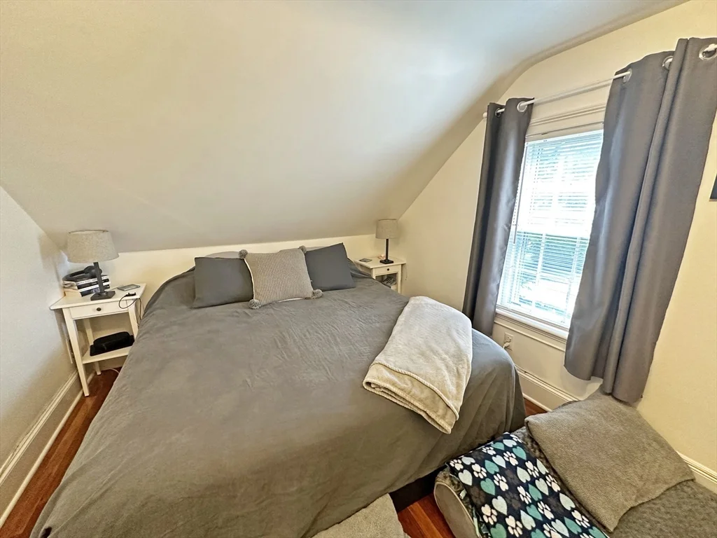 4 bed, 2 bath apartment for rent at 992 Greendale Ave, Needham Heights — photo 4 of 10