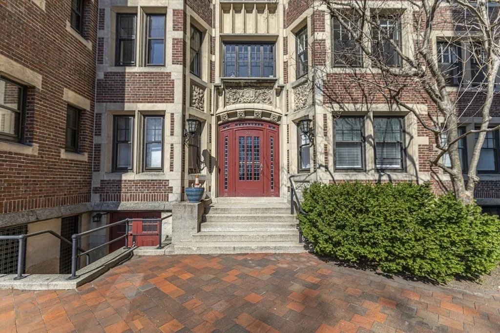 2 bed, 1 bath apartment for rent at 993 Memorial Dr Unit 201, West Cambridge — photo 3 of 27