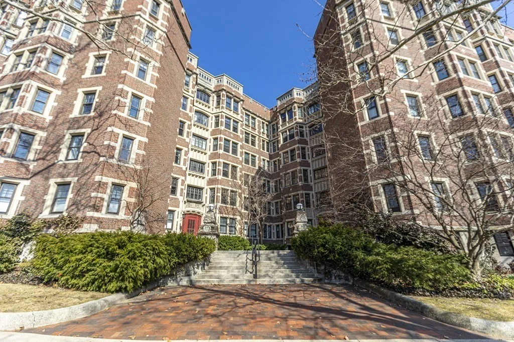 2 bed, 1 bath apartment for rent at 993 Memorial Dr Unit 201, West Cambridge — photo 2 of 27