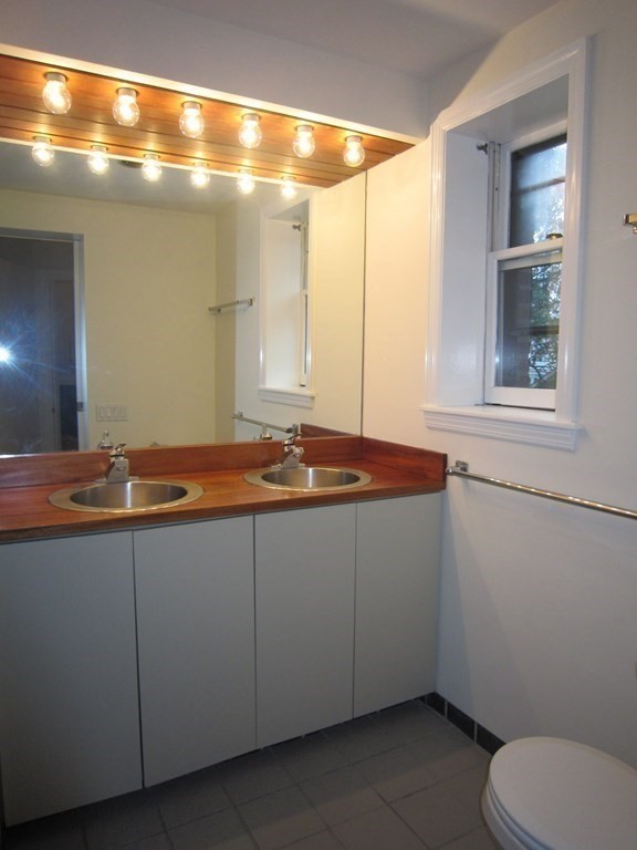 2 bed, 2 bath apartment for rent at 993 Memorial Dr Unit 302, Harvard Square — photo 11 of 12