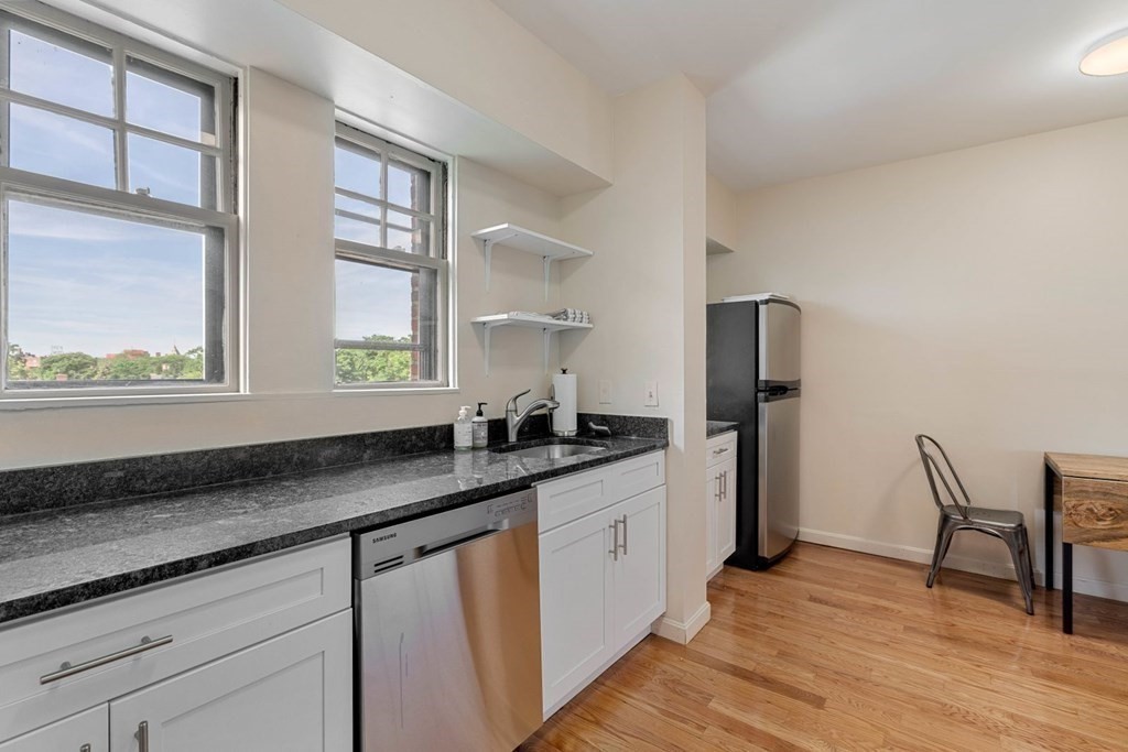 2 bed, 2 bath apartment for rent at 993 Memorial Dr Unit 503, Harvard Square — photo 9 of 20