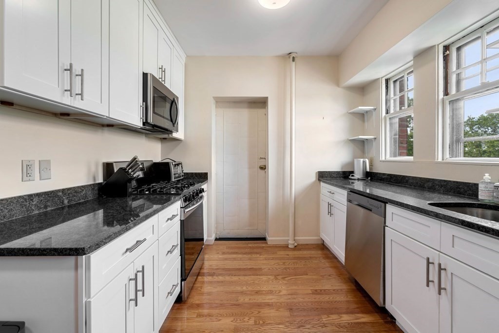 2 bed, 2 bath apartment for rent at 993 Memorial Dr Unit 503, Harvard Square — photo 11 of 20