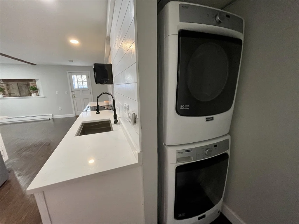 1 bed, 1 bath apartment for rent at 995 Centre St Unit A, Jamaica Plain — photo 5 of 12