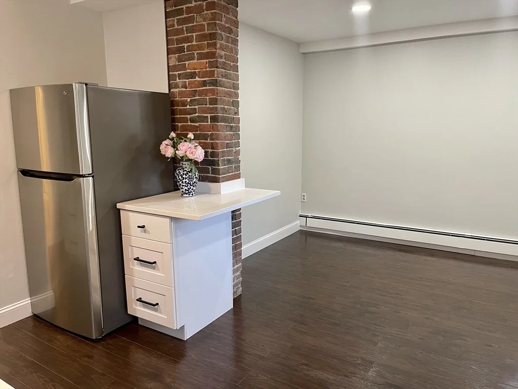 1 bed, 1 bath apartment for rent at 995 Centre St Unit A, Jamaica Plain — photo 7 of 12