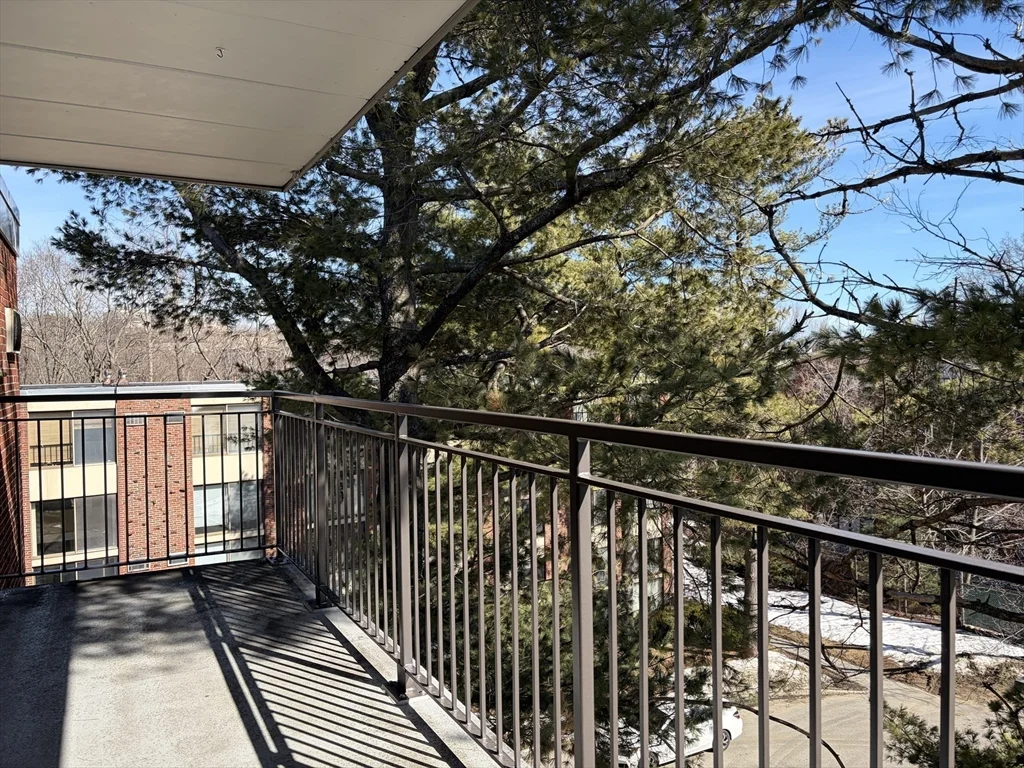 2 bed, 1 bath apartment for rent at 995 Massachusetts Ave Unit 505, Arlington — photo 10 of 38