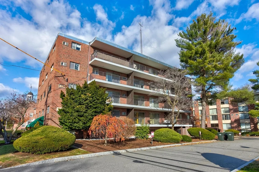 2 bed, 1 bath apartment for rent at 995 Massachusetts Ave Unit 505, Arlington