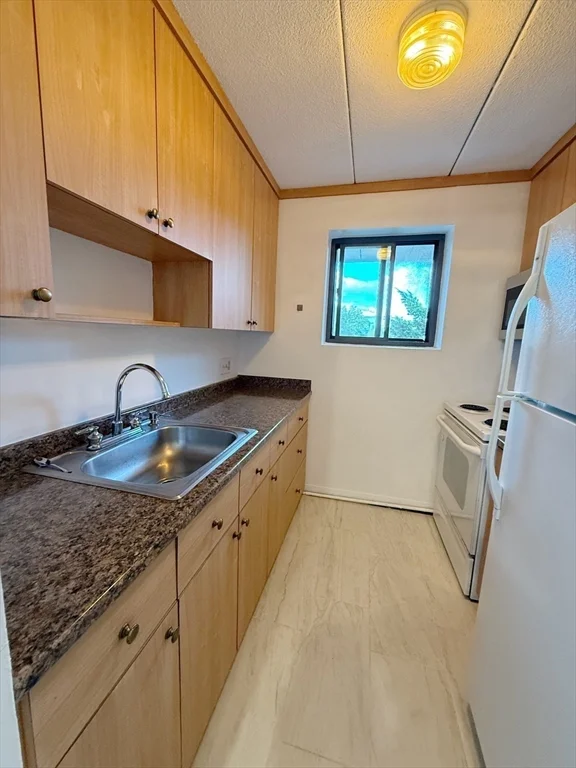 2 bed, 1 bath apartment for rent at 995 Massachusetts Ave Unit 301, Arlington — photo 6 of 9