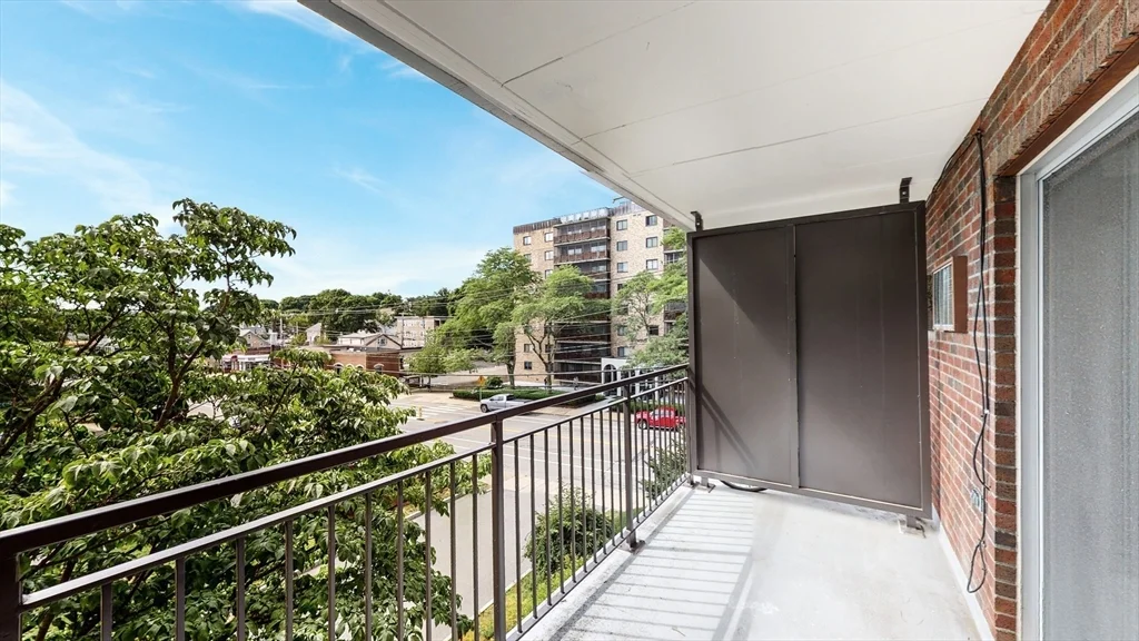 1 bed, 1 bath apartment for rent at 995 Massachusetts Ave Unit 403, Arlington — photo 14 of 16