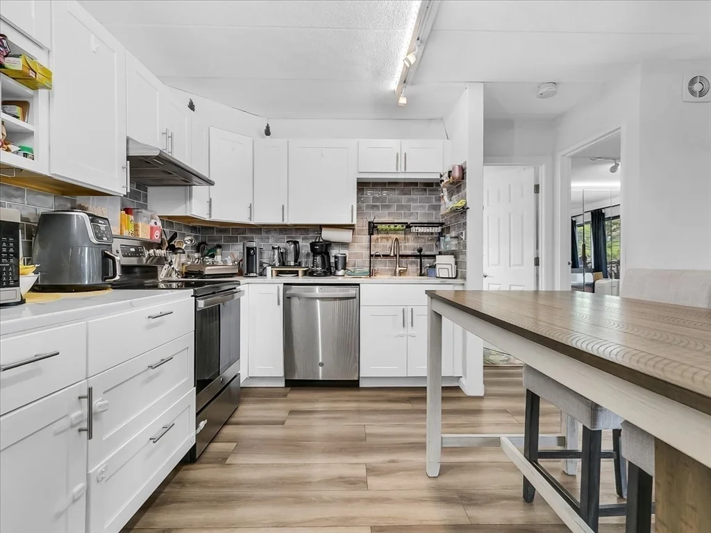 1 bed, 1 bath apartment for rent at 995 Massachusetts Ave Unit 403, Arlington — photo 4 of 16