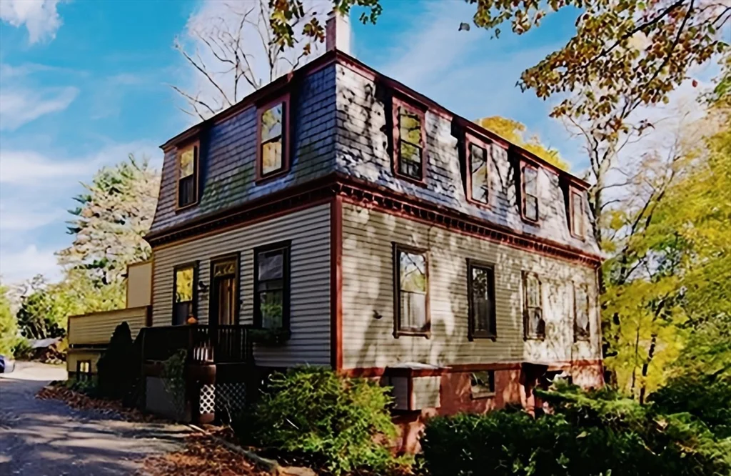 2 bed, 2 bath apartment for rent at 996 Centre St Unit 3, Jamaica Plain — photo 1 of 17
