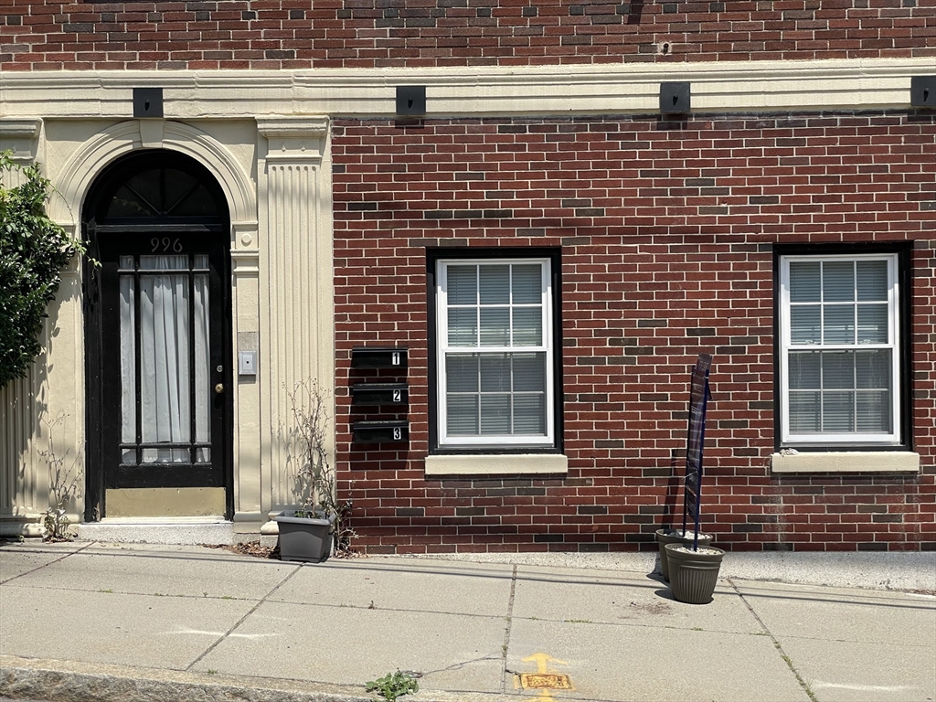 1 bed, 1 bath apartment for rent at 996 Chestnut St Unit 1, Newton Upper Falls — photo 1 of 16
