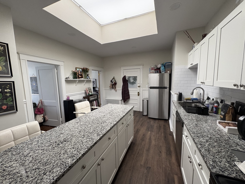2 bed, 1 bath apartment for rent at 996 Chestnut St Unit 2, Newton Upper Falls — photo 1 of 15