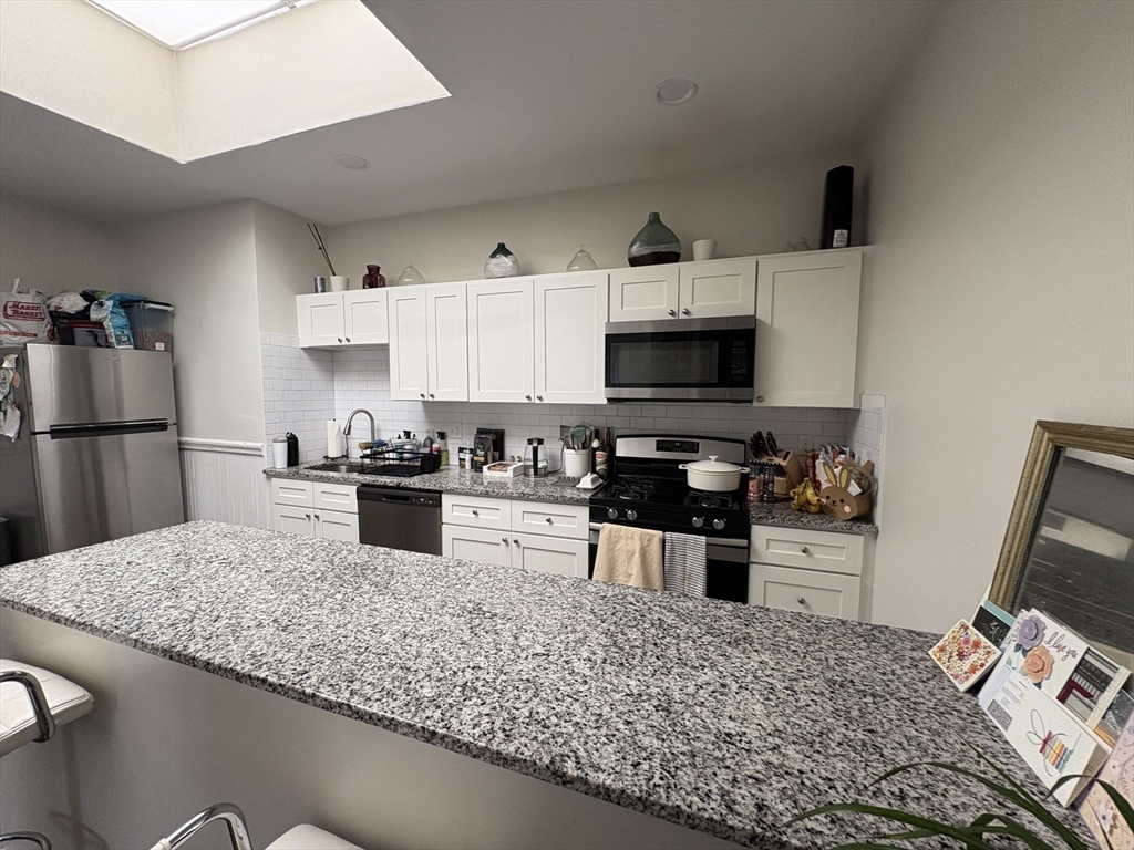 2 bed, 1 bath apartment for rent at 996 Chestnut St Unit 2, Newton Upper Falls — photo 3 of 15