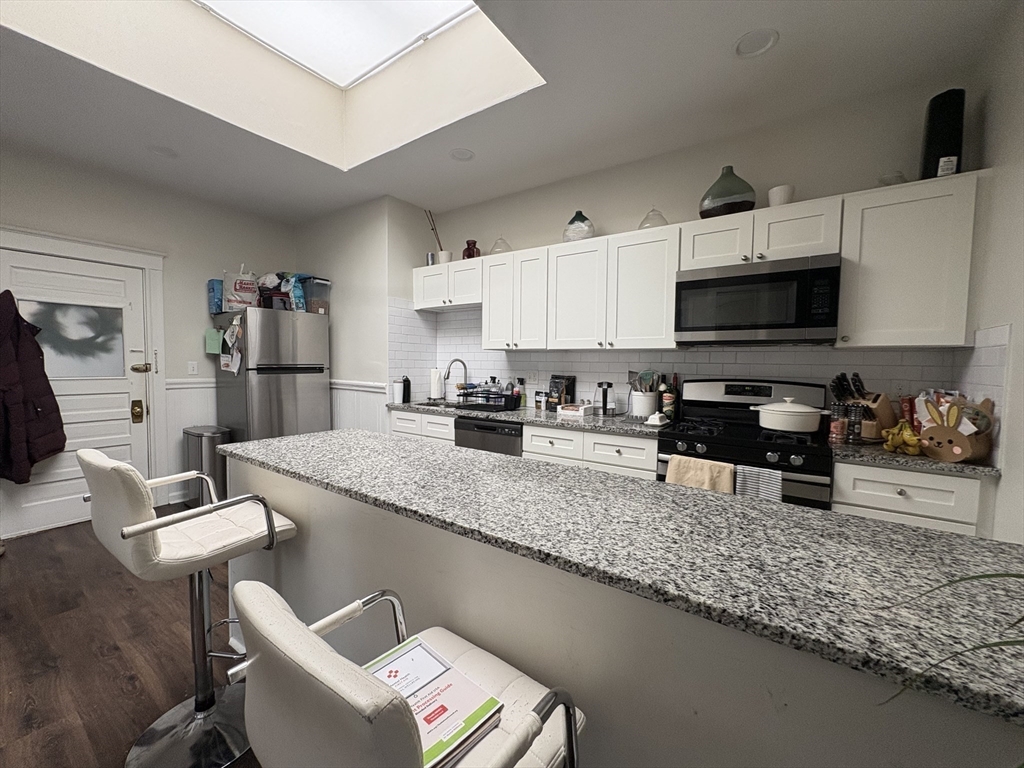 2 bed, 1 bath apartment for rent at 996 Chestnut St Unit 2, Newton Upper Falls — photo 4 of 15