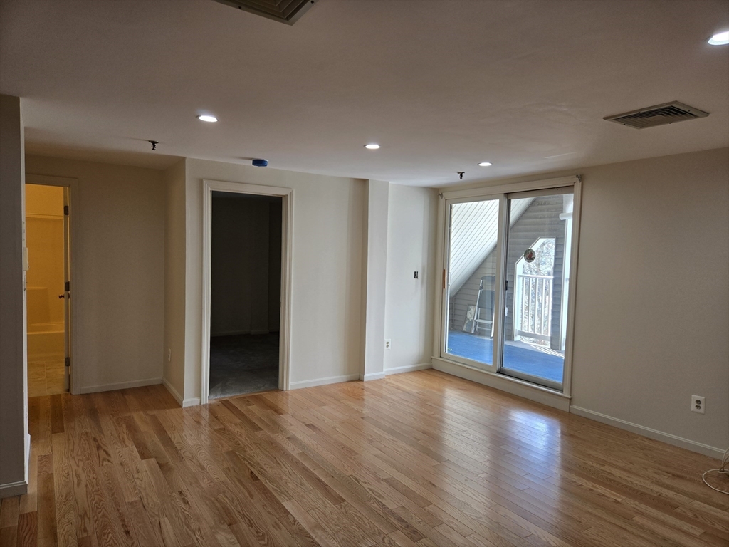 1 bed, 1 bath apartment for rent at 996 East Unit 11, Walpole — photo 6 of 7