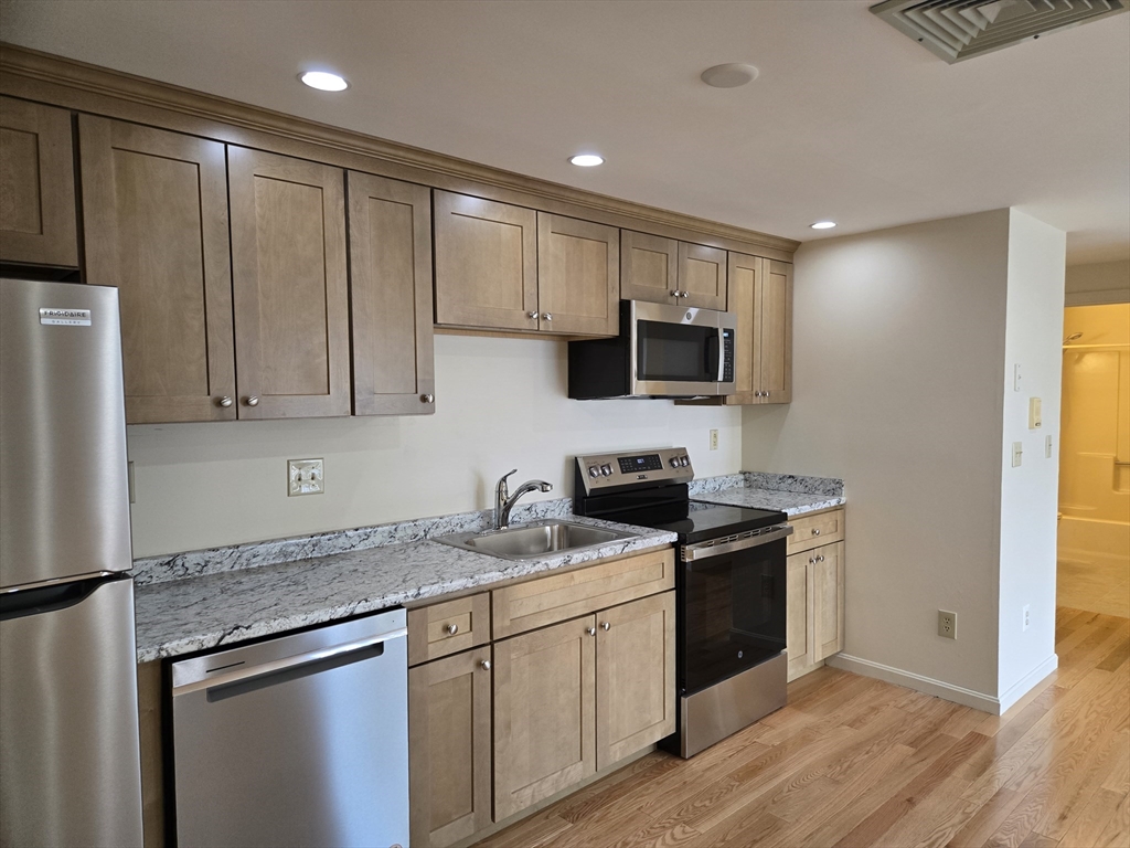 1 bed, 1 bath apartment for rent at 996 East Unit 11, Walpole — photo 1 of 7