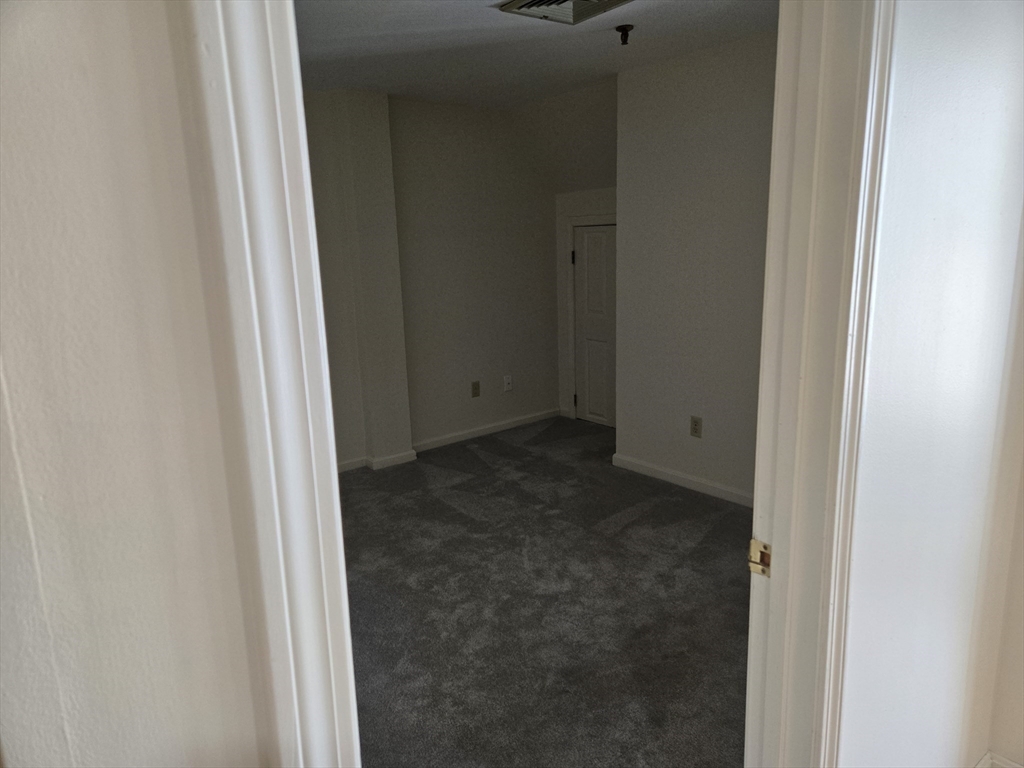1 bed, 1 bath apartment for rent at 996 East Unit 11, Walpole — photo 4 of 7