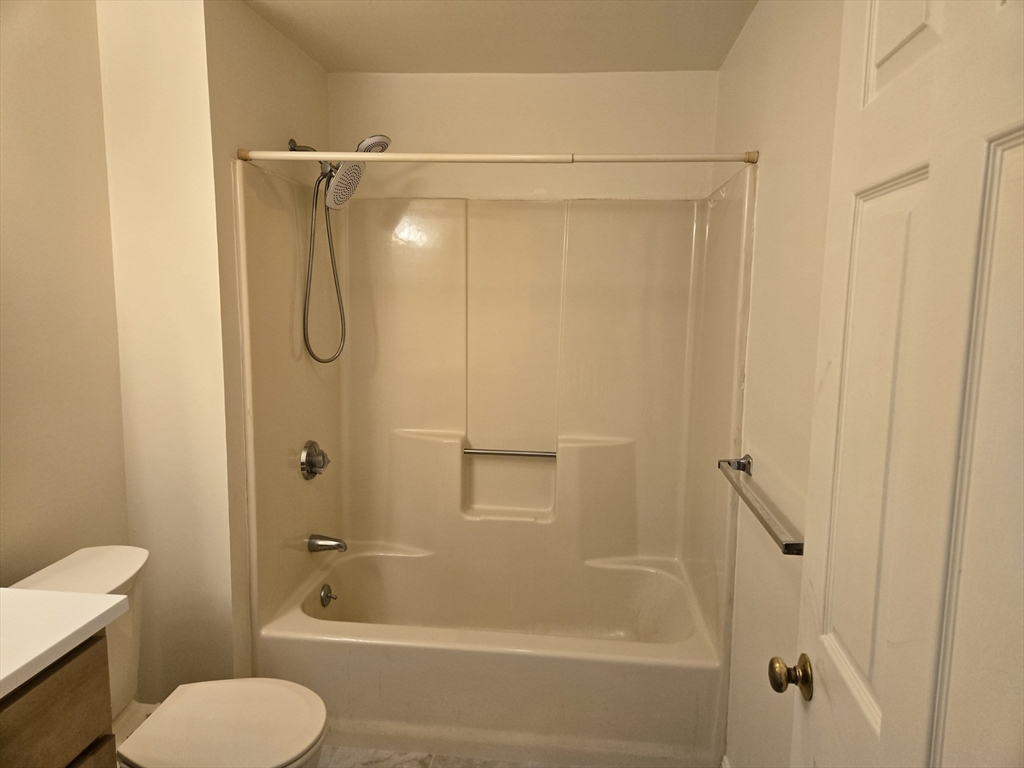 1 bed, 1 bath apartment for rent at 996 East Unit 11, Walpole — photo 3 of 7