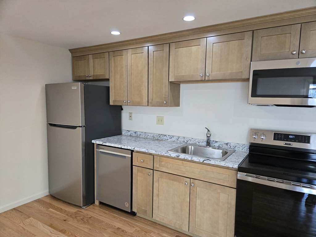 1 bed, 1 bath apartment for rent at 996 East Unit 11, Walpole — photo 2 of 7