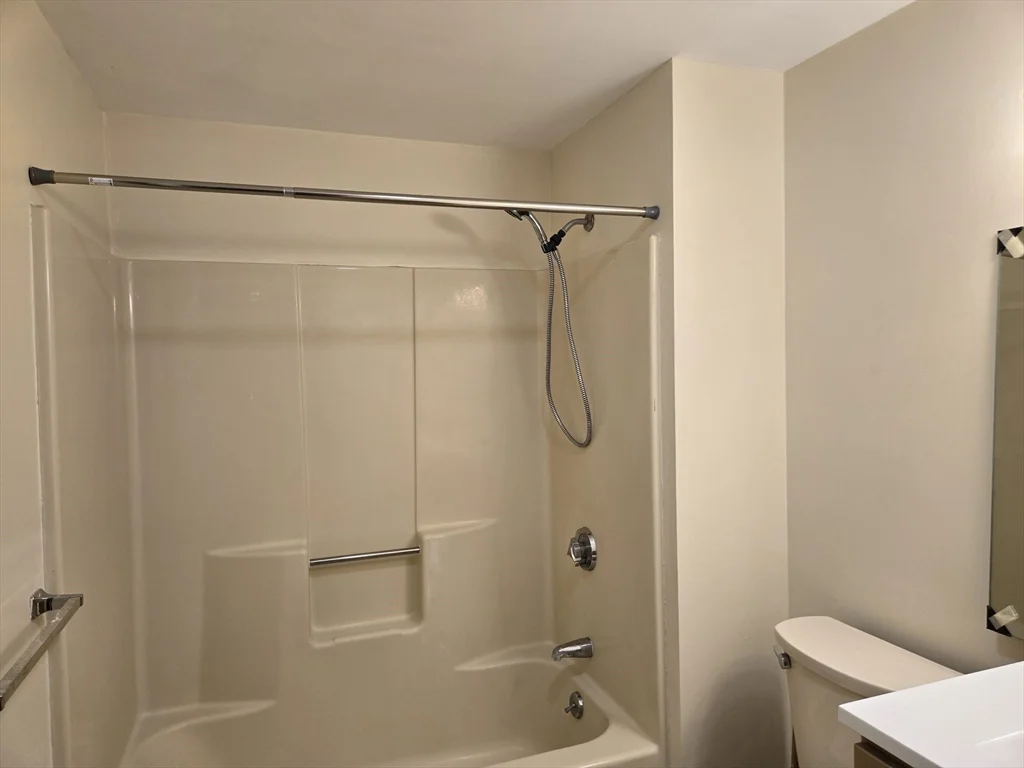1 bed, 1 bath apartment for rent at 996 East Unit 4, Walpole — photo 7 of 9