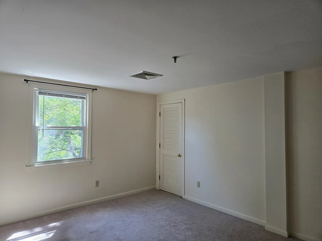 1 bed, 1 bath apartment for rent at 996 East Unit 4, Walpole — photo 8 of 9