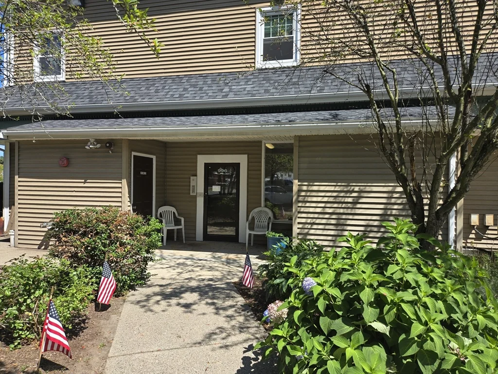 1 bed, 1 bath apartment for rent at 996 East Unit 4, Walpole
