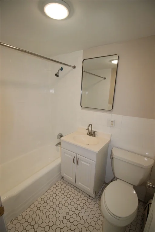 1 bed, 1 bath apartment for rent at 997 Broadway Unit 1, Raynham — photo 9 of 12