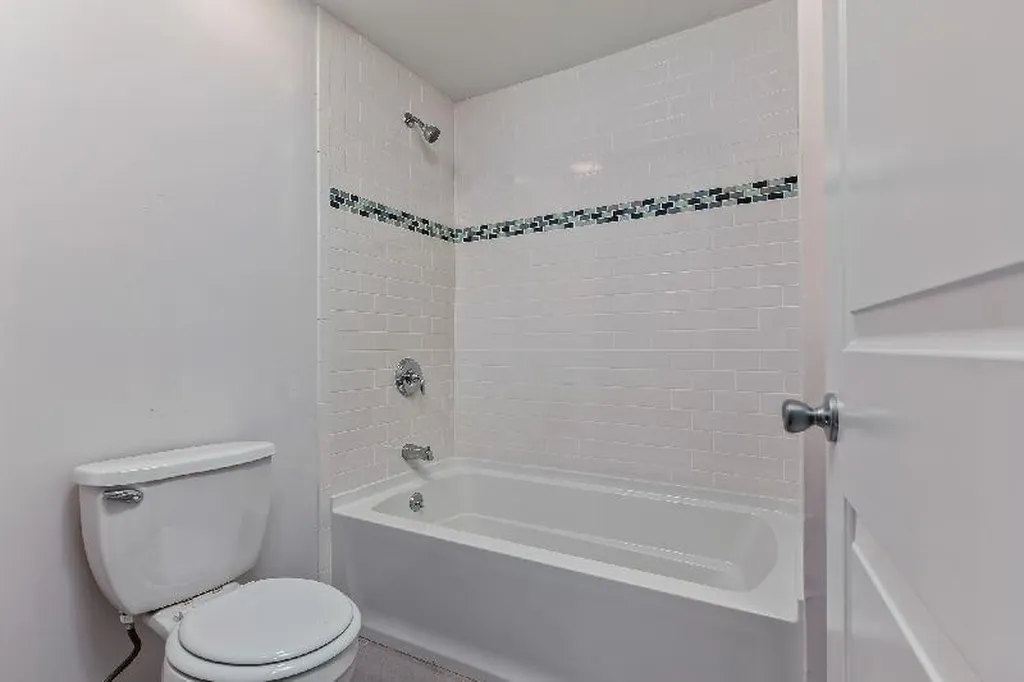 4 bed, 2 bath apartment for rent at 998 Tremont St Unit 2, Roxbury — photo 6 of 7