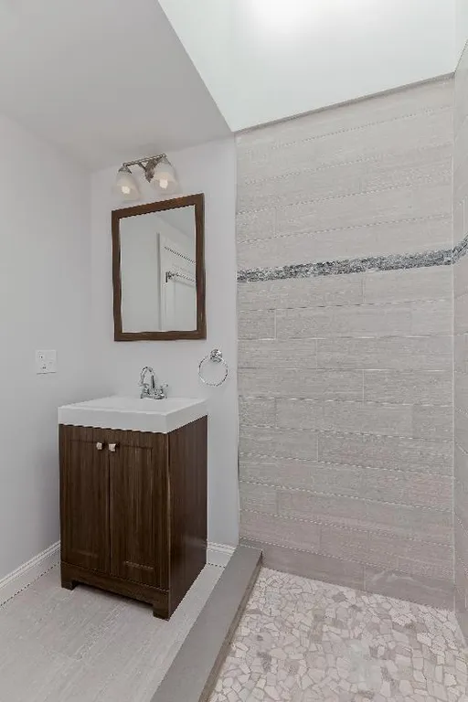 4 bed, 2 bath apartment for rent at 998 Tremont St Unit 2, Roxbury — photo 5 of 7