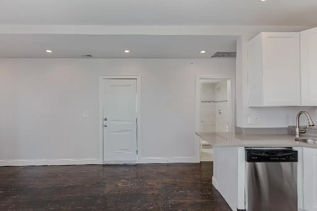 4 bed, 2 bath apartment for rent at 998 Tremont St Unit 2, Roxbury — photo 2 of 7