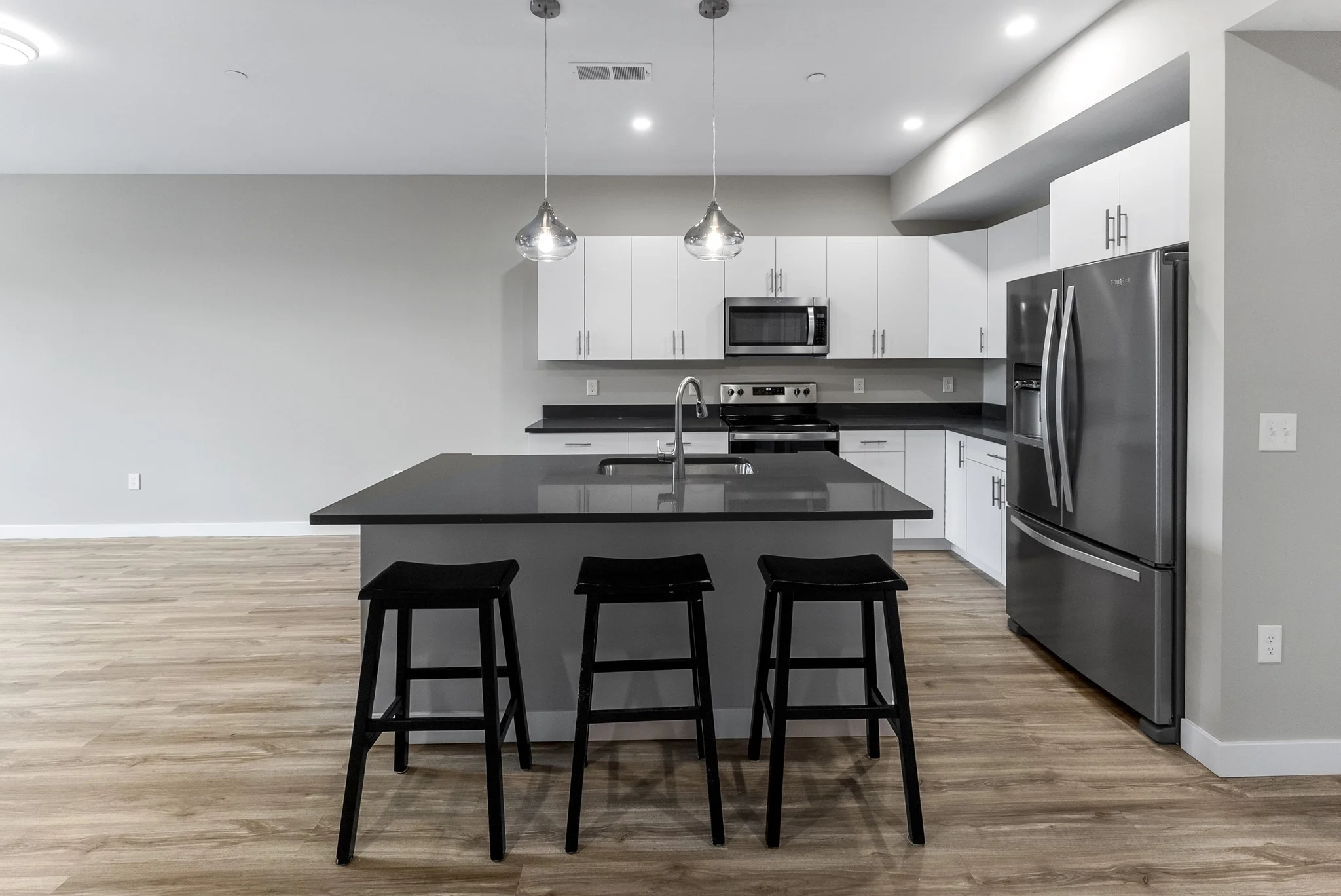 1 bed, 1 bath apartment for rent at 999 Main St Unit 205, Hanson — photo 2 of 9