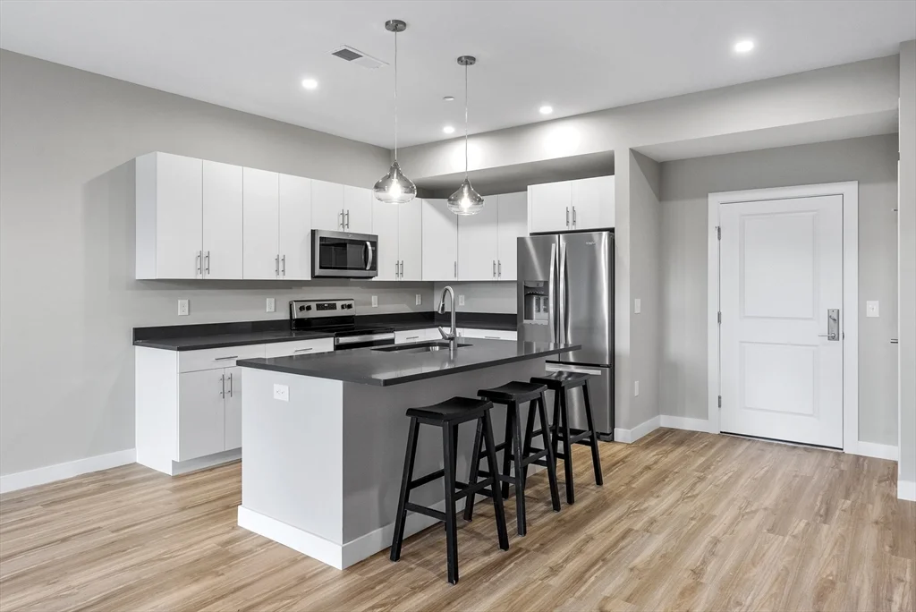 1 bed, 1 bath apartment for rent at 999 Main St Unit 302, Hanson — photo 5 of 13